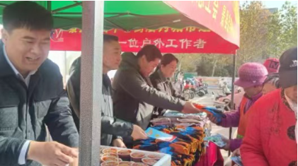 河北省景县总工会开展关爱户外劳动者送温暖活动