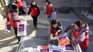 “7·28”洪水中的失联村来了工会“娘家人”